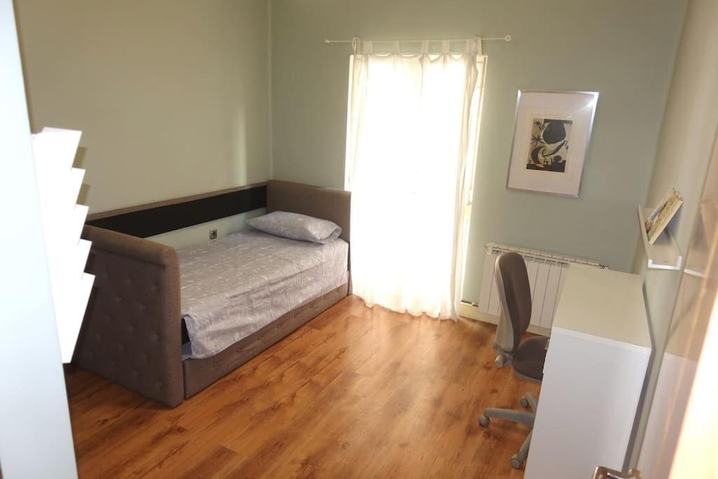 Antolin Yellow Door بونفيراذا المظهر الخارجي الصورة