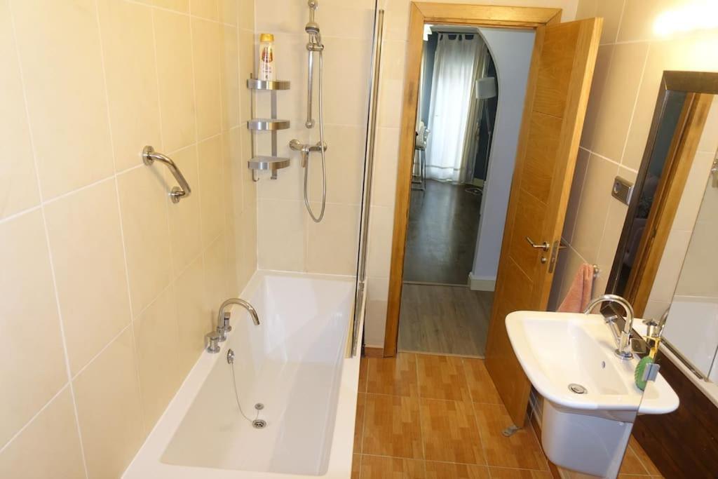 Antolin Yellow Door بونفيراذا المظهر الخارجي الصورة